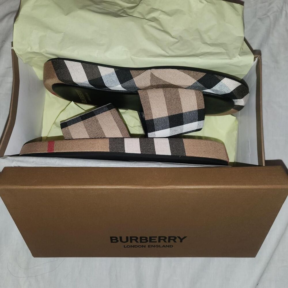 Burberry Women's Slides - Picture 4 of 5